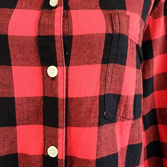 Size XXL Old Navy Red/Black plaid shirt - Picture 2 of 3